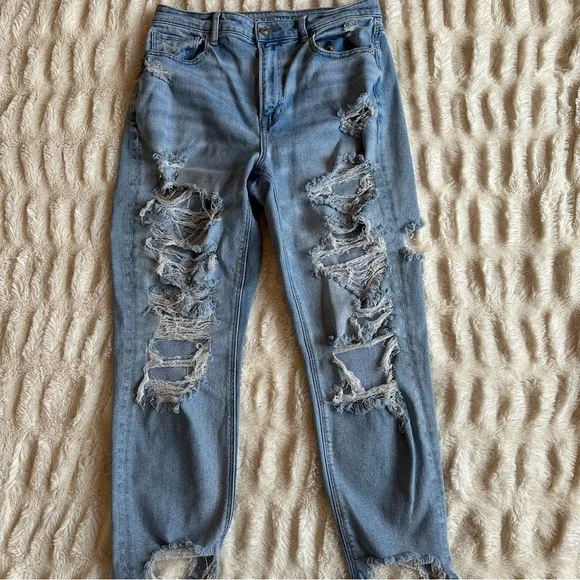 American Eagle Stretch Distressed Mom Jeans Size 12 - Picture 3 of 7
